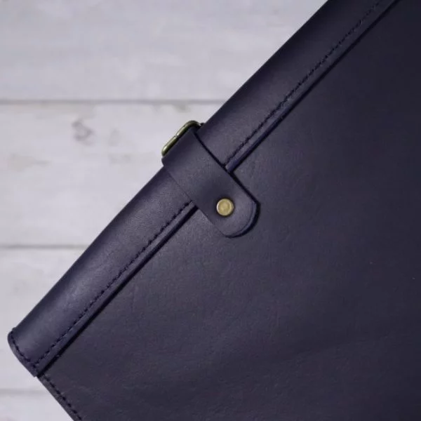 leather travel cover Navy blue detail